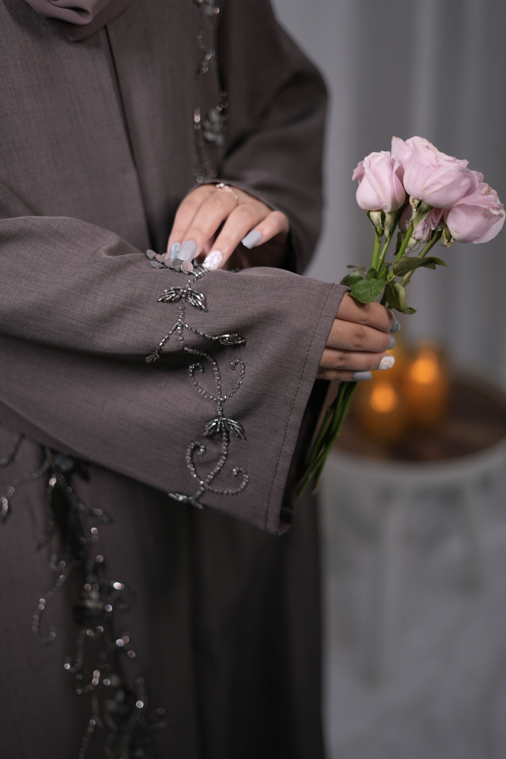 Embellished Linen-Blend Abaya - Image 7