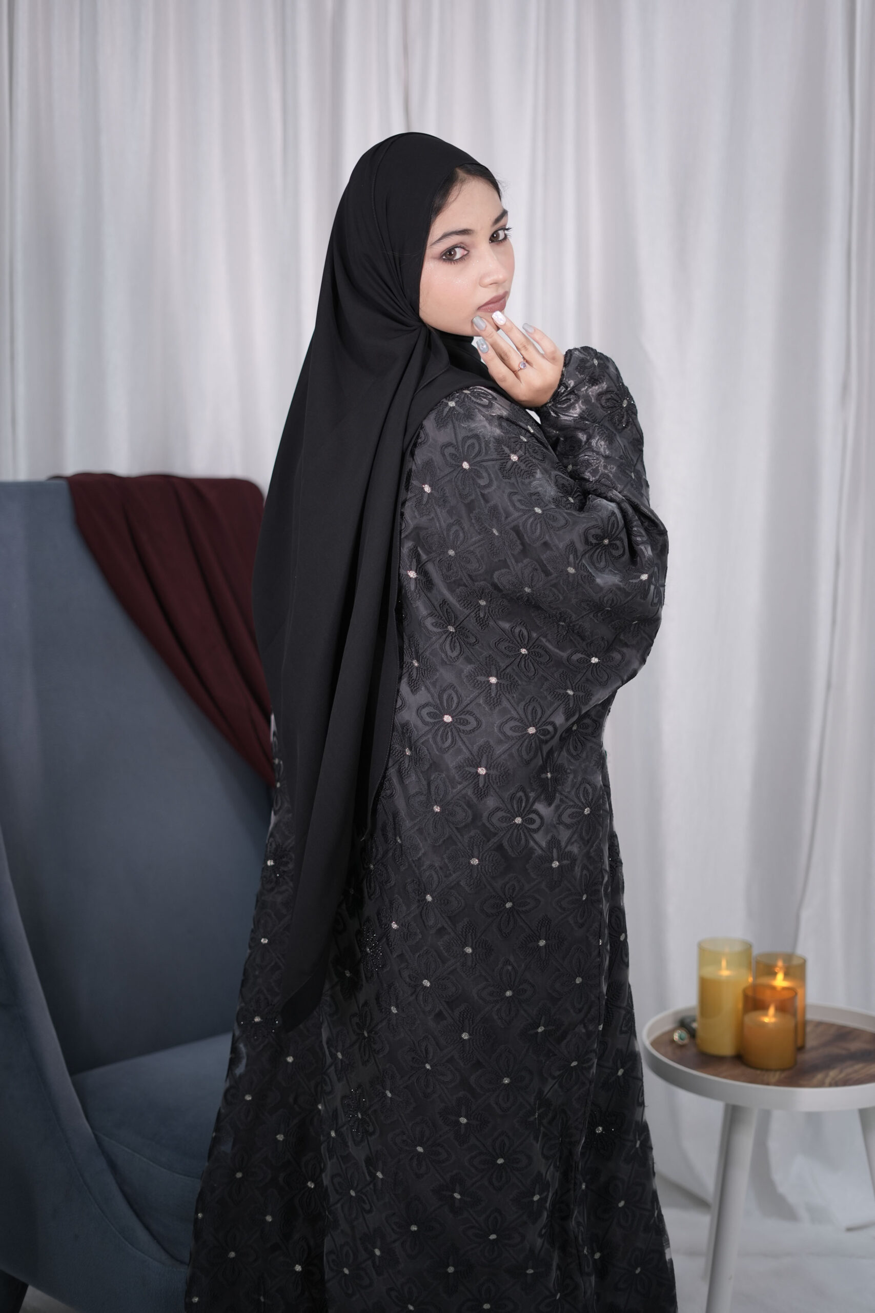 Geometric Pattern Organza Abaya - Image 3