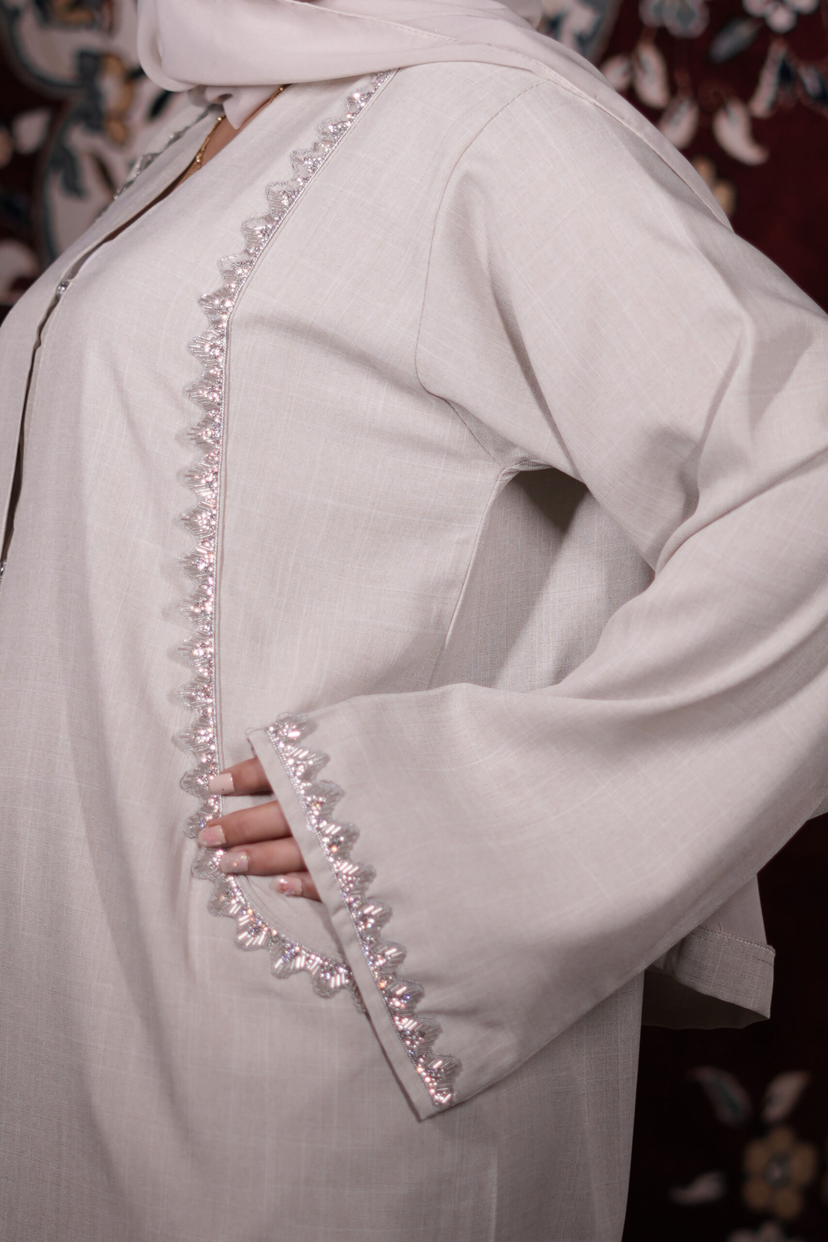 Soft Gray Scalloped Trim Pocket Abaya