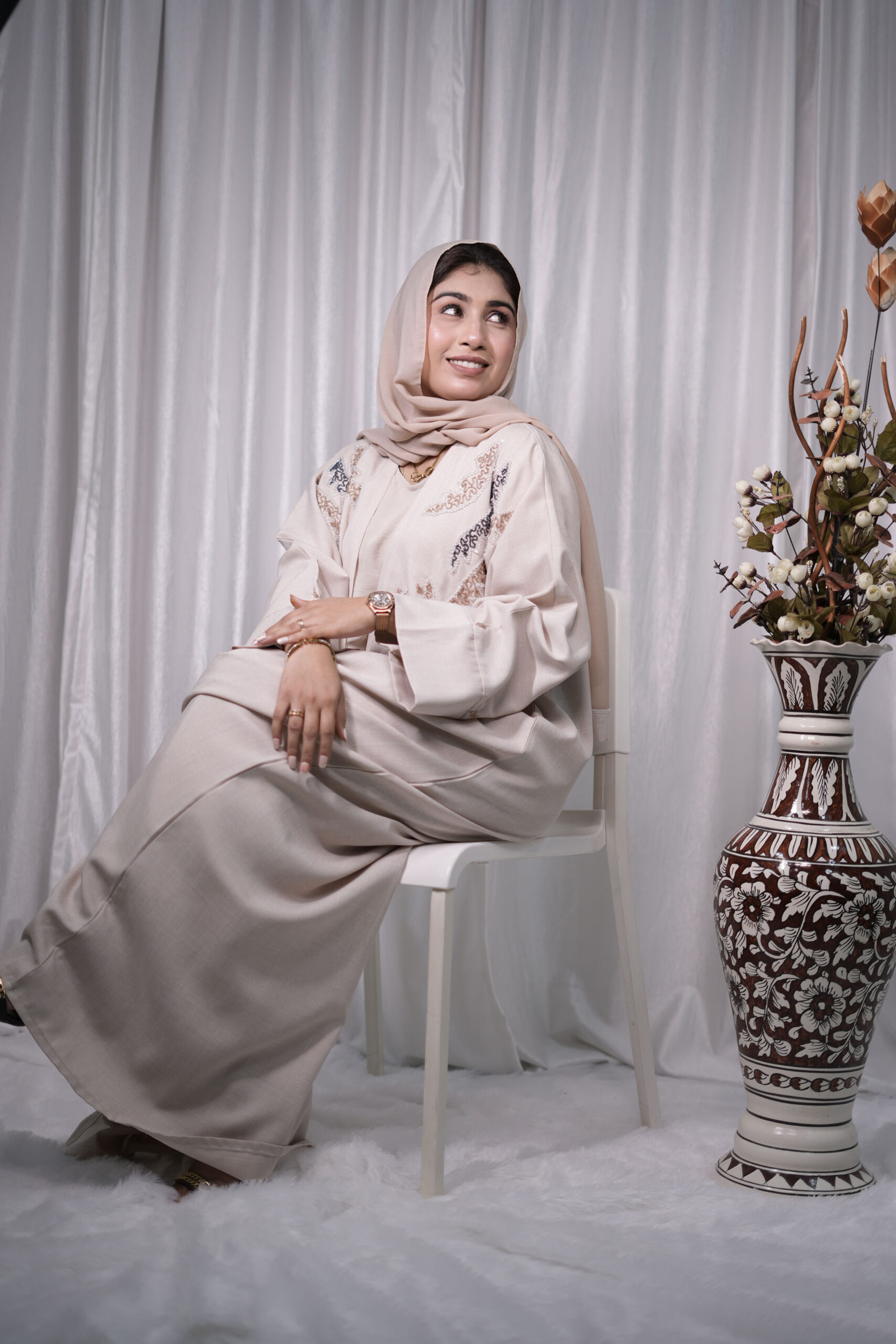 Embroidered Abaya with Multi-Tone Thread Detailing - Image 4