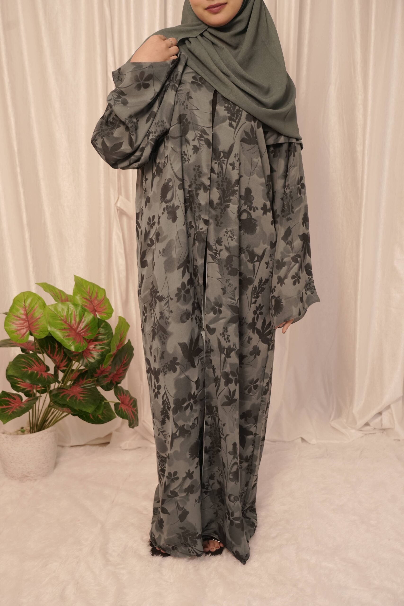 Olive Grey Floral Print Abaya - Image 3